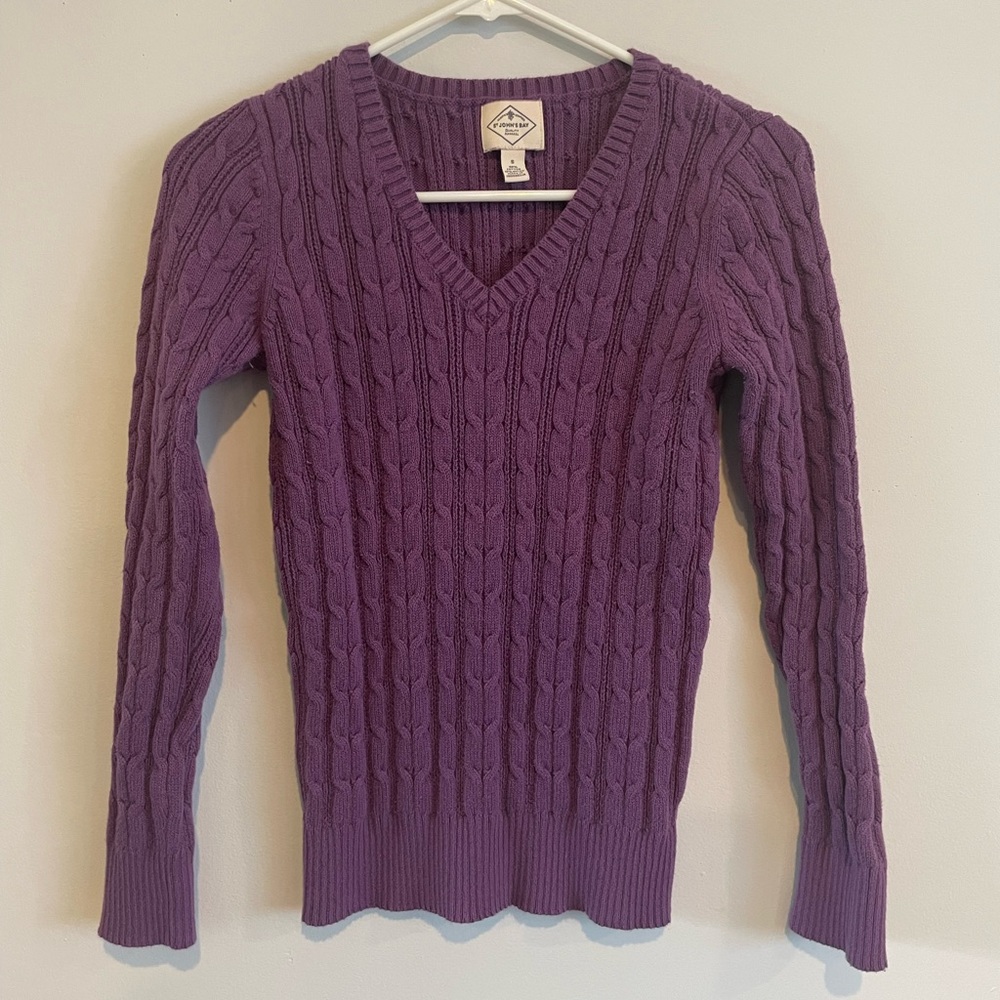 🌸 St.John’s Bay purple cable knit sweater.